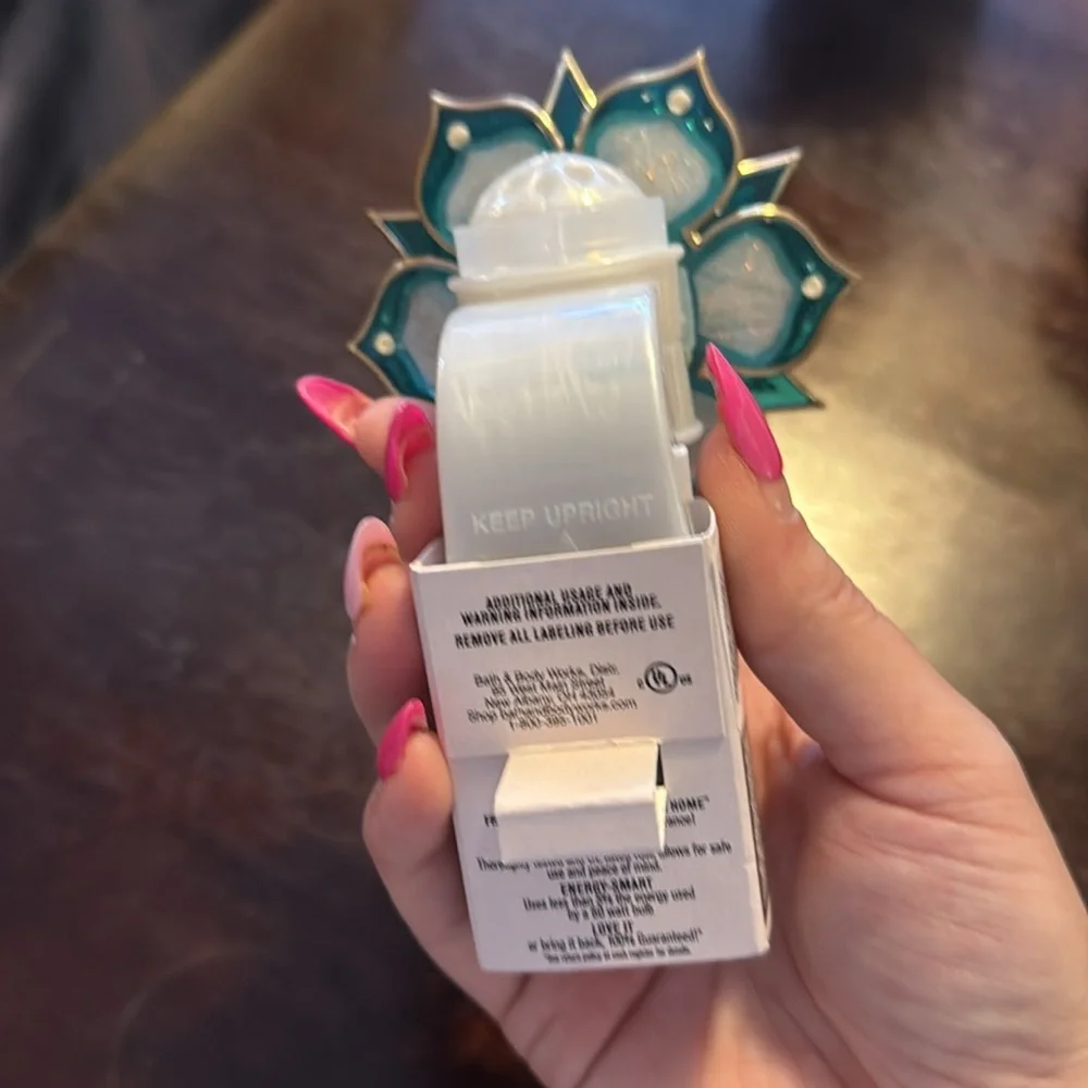 Brand New Princess Jasmine plug in - Picture 2 of 2